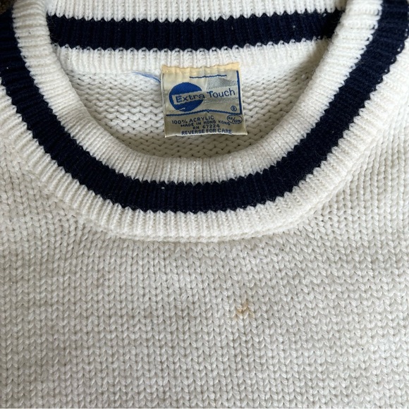 Vintage Patterned Pocketed Sweater - Picture 4 of 5